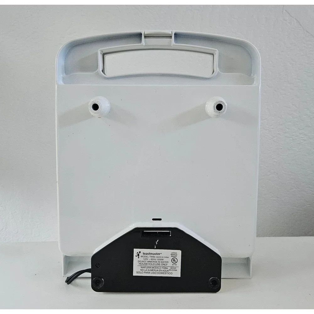 Vtg Toastmaster Belgian Waffle Baker Model TWB4 Maker Iron Family Size